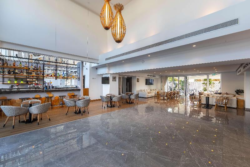 Protaras Plaza Hotel - Lobi