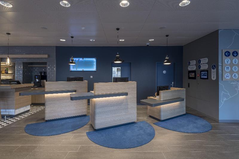 Holiday Inn Express Luzern Kriens - Lobi