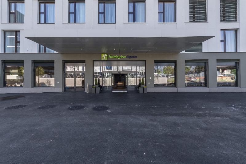 Holiday Inn Express Luzern Kriens - Genel