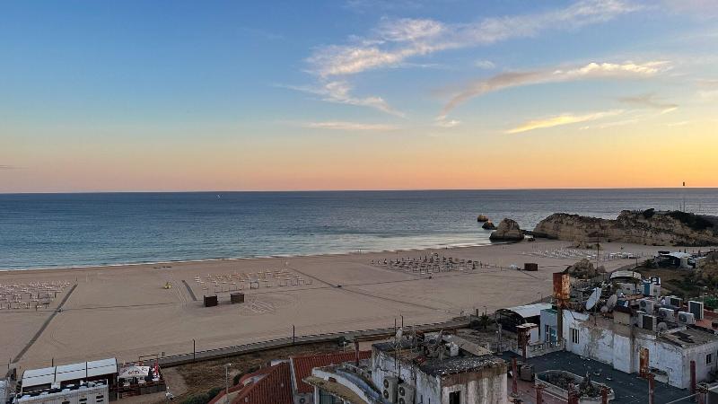 Avenida Praia - Genel