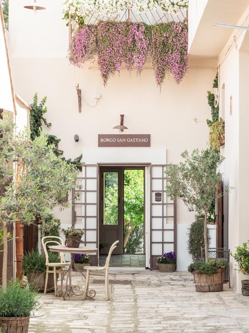 Borgo San Gaetano - Lobi