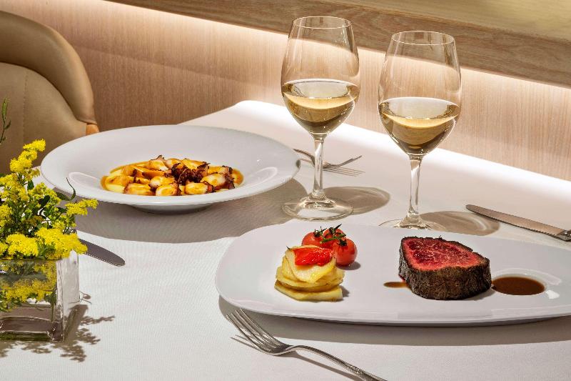 The Level At Hotel Melia Castilla - Restoran