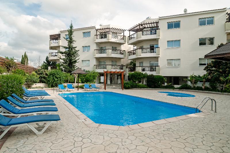 Artemis Cynthia Complex - Havuz
