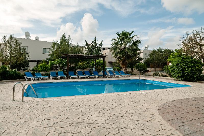 Artemis Cynthia Complex - Havuz