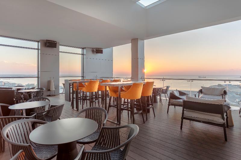 Radisson Blu Hotel Larnaca - Bar