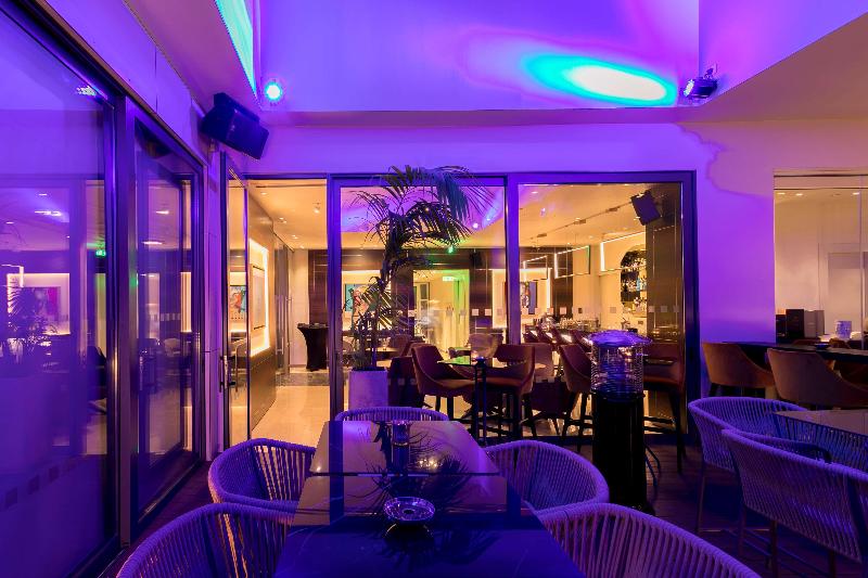 Radisson Blu Hotel Larnaca - Bar