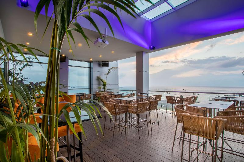 Radisson Blu Hotel Larnaca - Bar