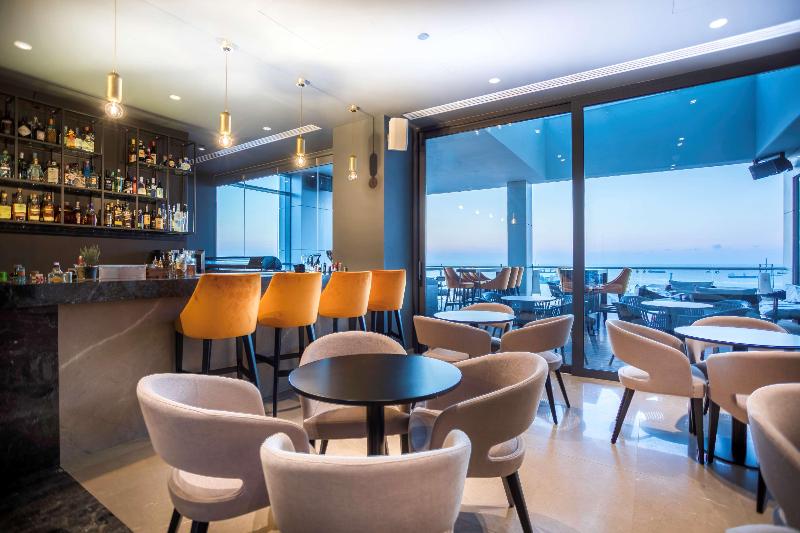 Radisson Blu Hotel Larnaca - Bar