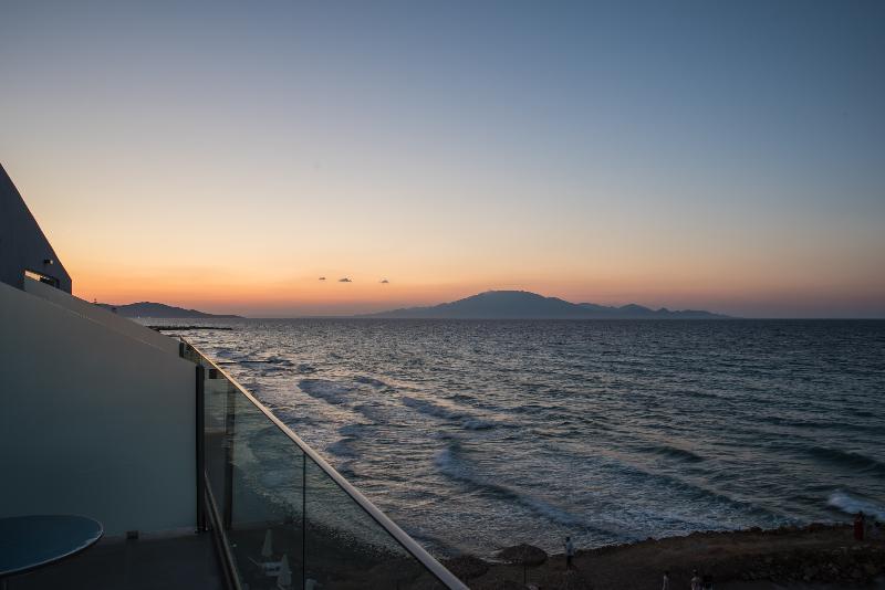 Golden Coast - Genel