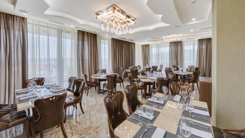 Lisi Hills Hotel - Restoran