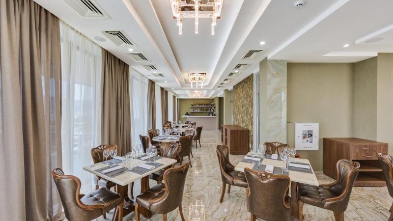 Lisi Hills Hotel - Restoran
