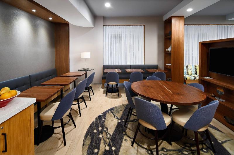 Towneplace Suites New York Times Square - Restoran