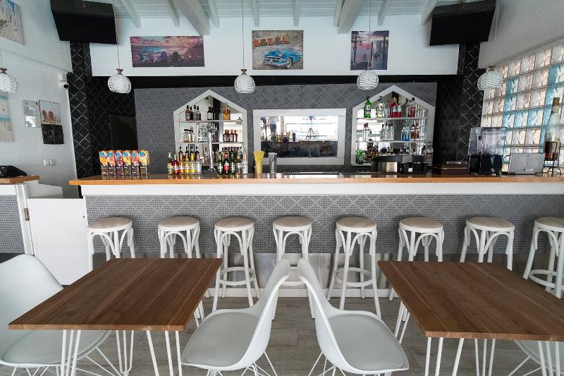 Olympia - Bar