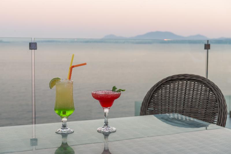 Golden Mare Resort - Bar