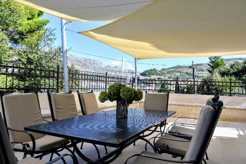 Villa Franica - Genel