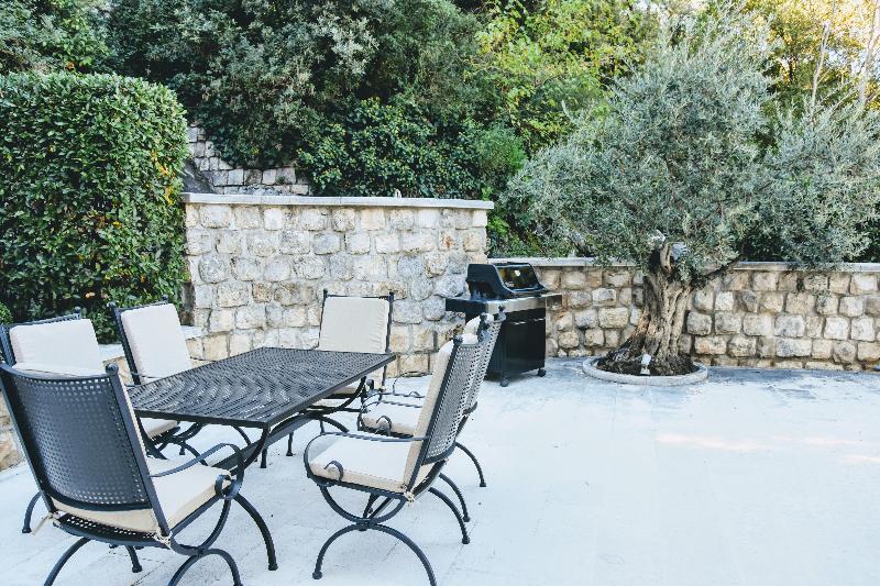 Villa Franica - Genel