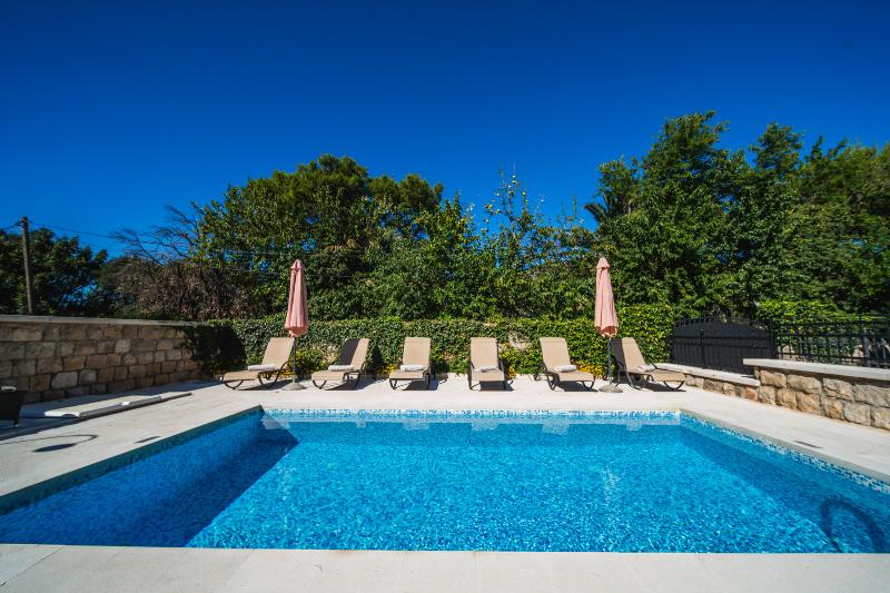 Villa Franica - Genel