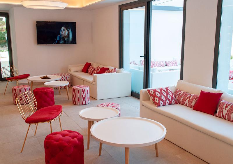 Hotel Dona - Lobi