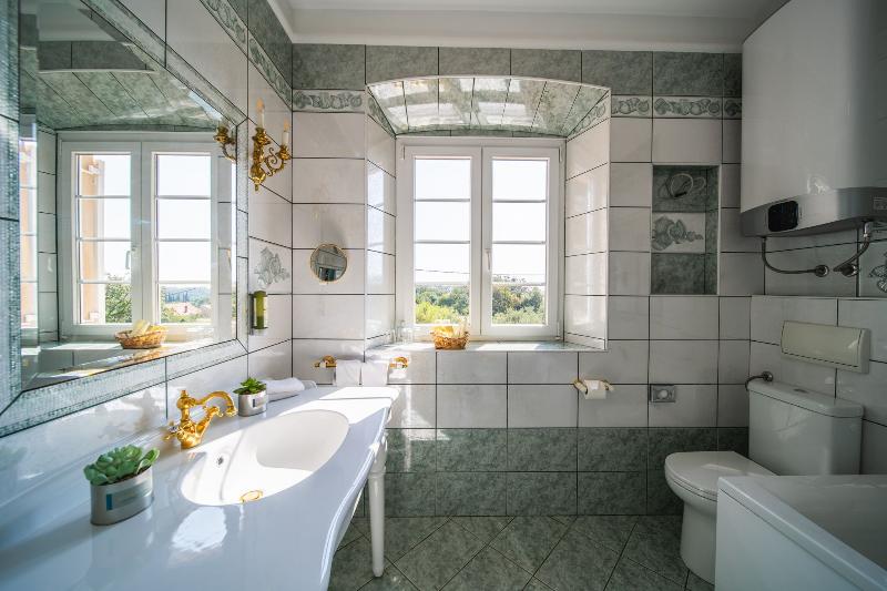 Villa Tereza - Genel