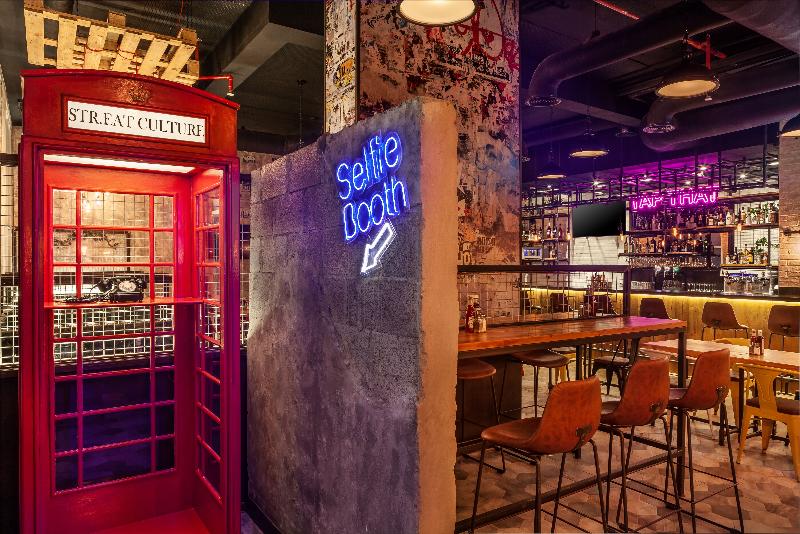 DoubleTree by Hilton Dubai Al Jadaf - Bar