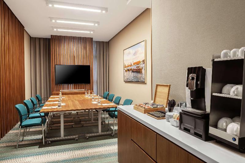 DoubleTree by Hilton Dubai Al Jadaf - Toplantı