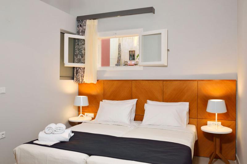 Elia Dorotheou - Genel