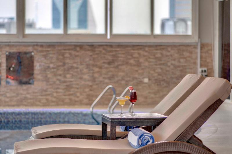 Lotus Grand Hotel Dubai - Havuz