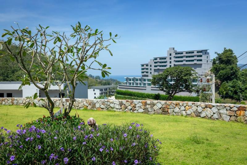 Patong Bay Hill Resort - Genel