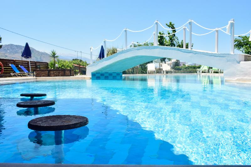 Dias Kavros Hotel - Havuz