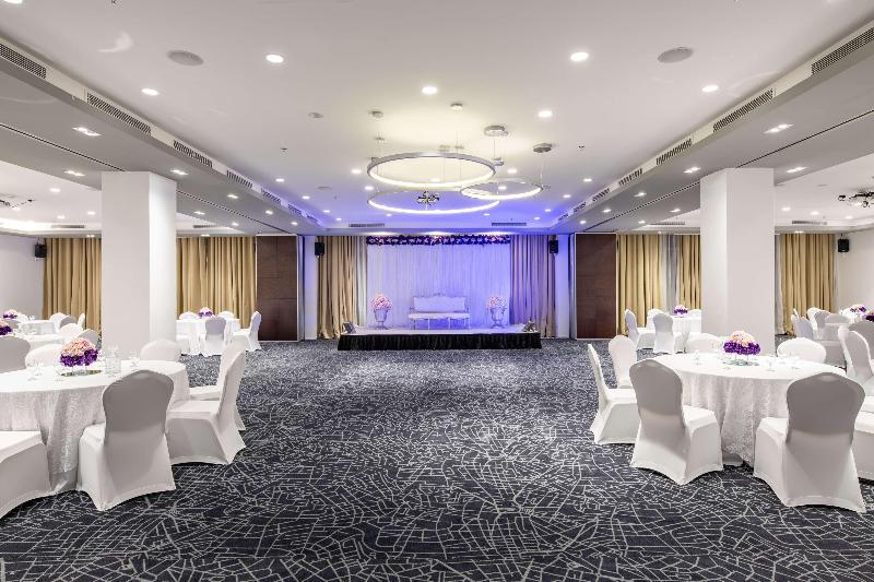 Radisson Hotel & Apartments Dammam Industry City - Toplantı