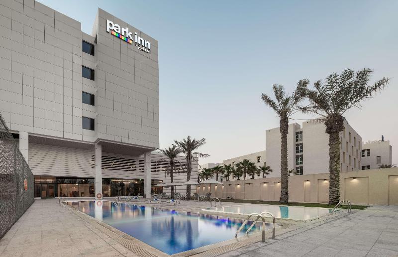 Radisson Hotel & Apartments Dammam Industry City - Havuz