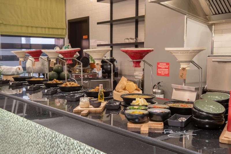 Radisson Hotel & Apartments Dammam Industry City - Restoran