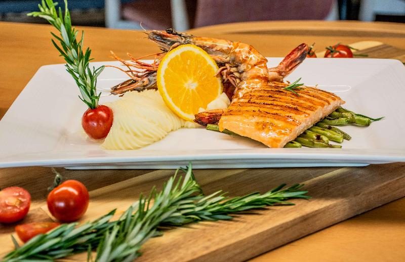 Radisson Blu Resort, Al Khobar Half Moon Bay - Restoran