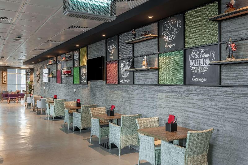 Park Inn by Radisson Jubail Industrial City - Bar