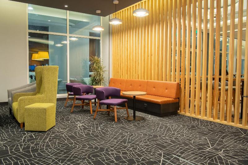 Park Inn by Radisson Jubail Industrial City - Lobi