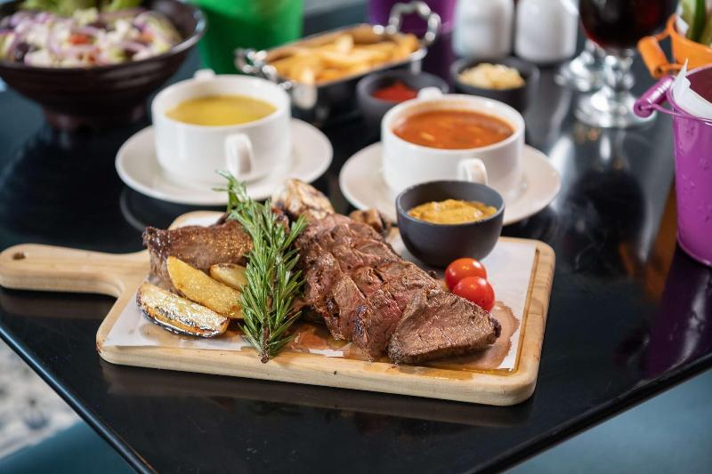 Park Inn by Radisson Jubail Industrial City - Restoran