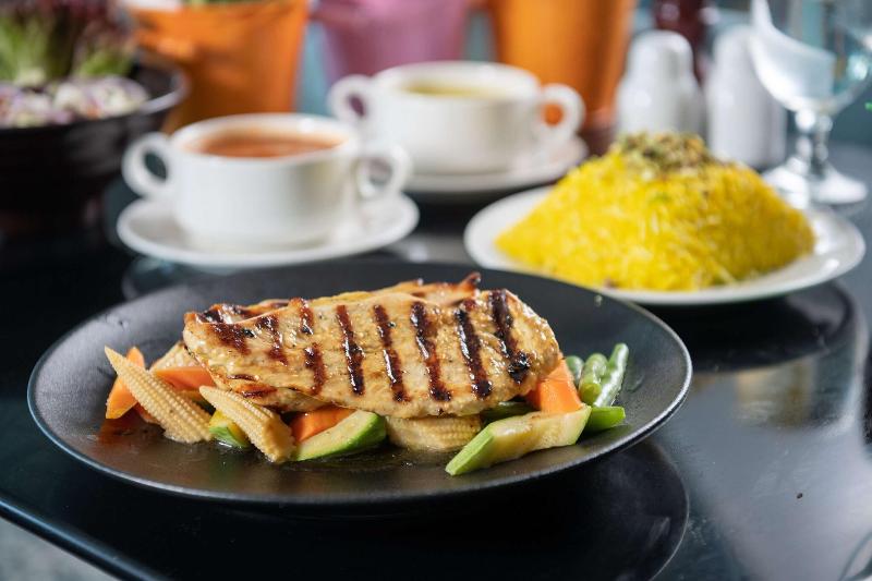 Park Inn by Radisson Jubail Industrial City - Restoran