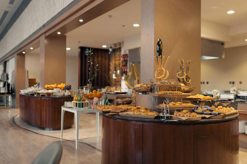Radisson Blu Hotel, Buraidah - Restoran