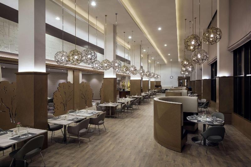 Radisson Blu Hotel, Buraidah - Restoran