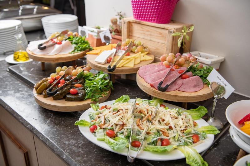 Radisson Blu Hotel, Buraidah - Restoran