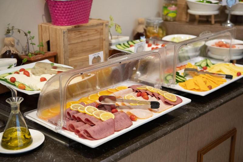 Radisson Blu Hotel, Buraidah - Restoran