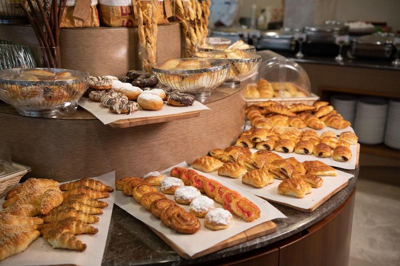 Radisson Blu Hotel, Buraidah - Restoran