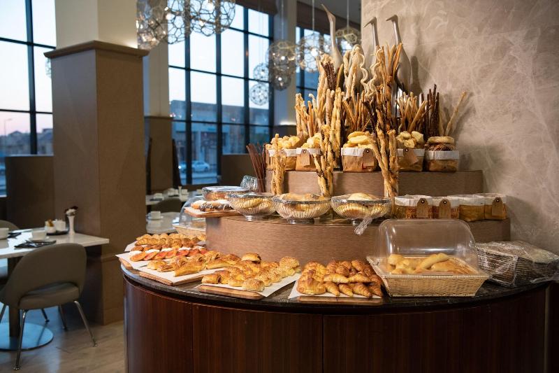 Radisson Blu Hotel, Buraidah - Restoran