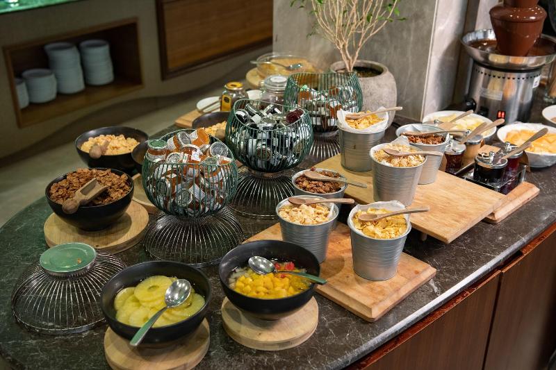 Radisson Blu Hotel, Buraidah - Restoran