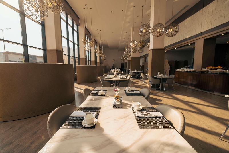 Radisson Blu Hotel, Buraidah - Restoran
