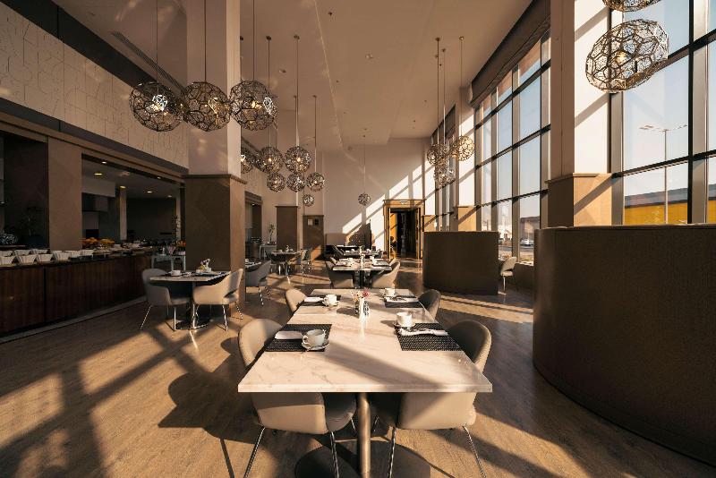 Radisson Blu Hotel, Buraidah - Restoran