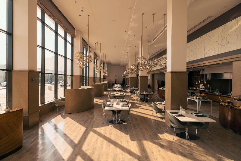 Radisson Blu Hotel, Buraidah - Restoran
