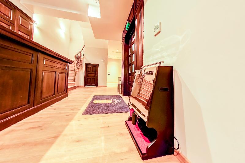 New Era Hotel - Lobi
