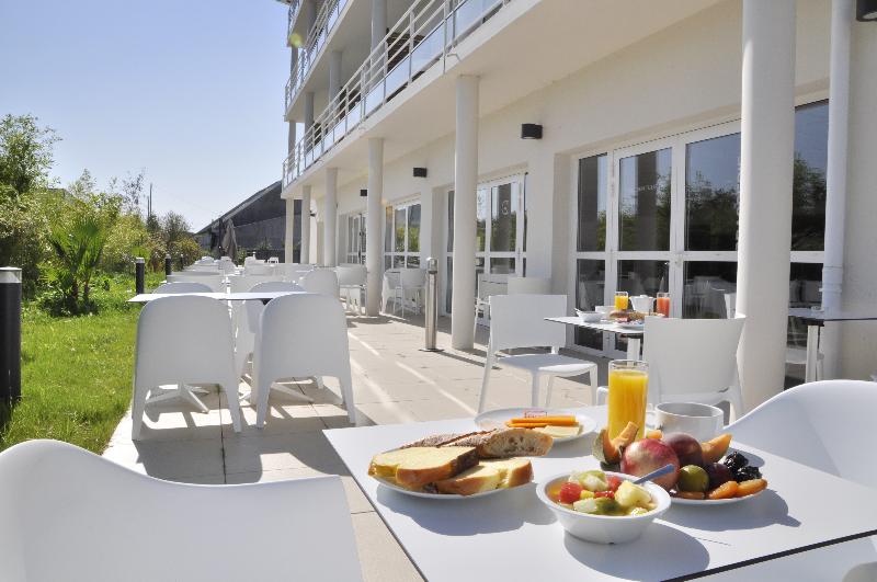 Golden Tulip La Baule - Teras