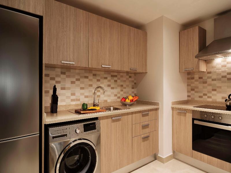 Al Najada Hotel Apartments by Oaks - Oda